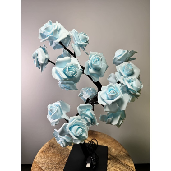 Rozenboom lamp -- 24 LED - Babyblauwe blaadjes - Tafellamp - Decoratielamp - Liefdesontwerp