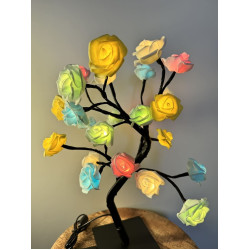 Rozenboom lamp -- 24 LED - Pastel blaadjes - Tafellamp - Decoratielamp - Liefdesontwerp